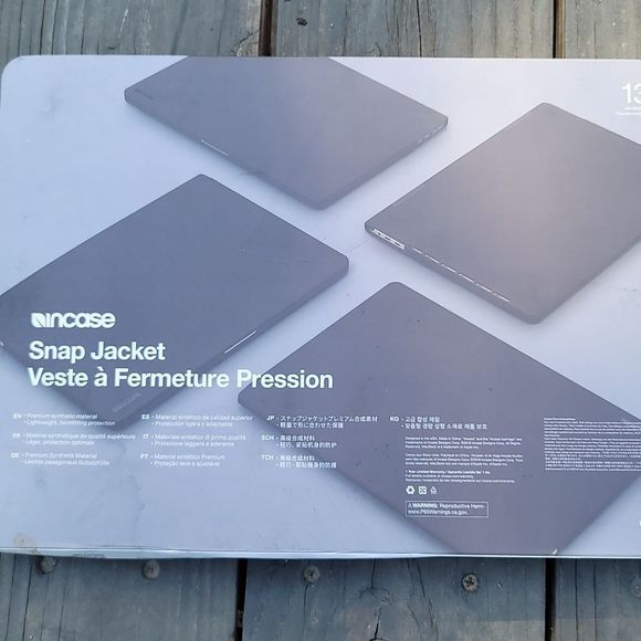 NIB- Incase Snap Jacket for 13" MacBook Pro/Thunderbolt 3 - Picture 2 of 8